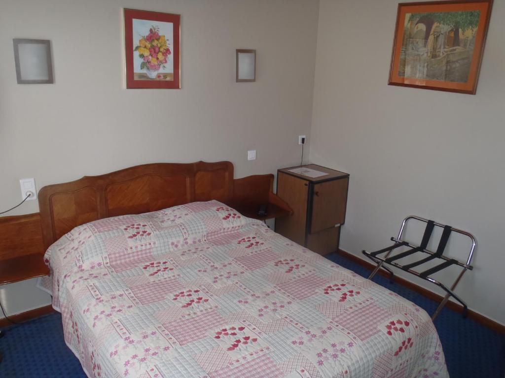 Grand Hotel Du Cours Sisteron Ruang foto
