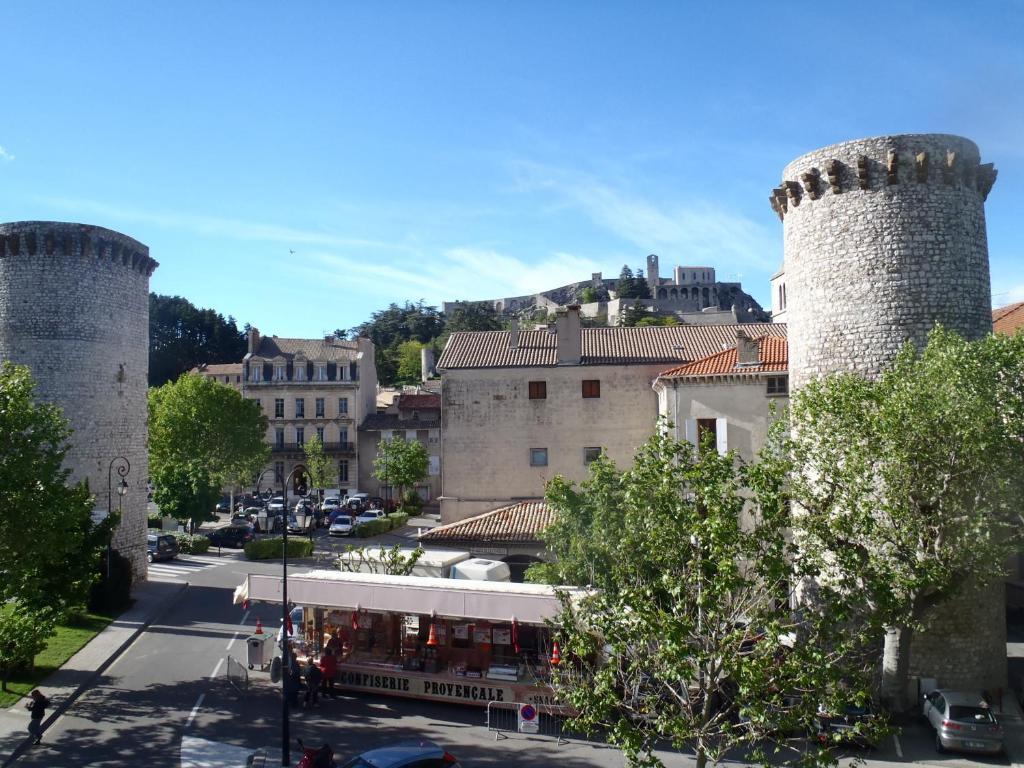 Grand Hotel Du Cours Sisteron Ruang foto