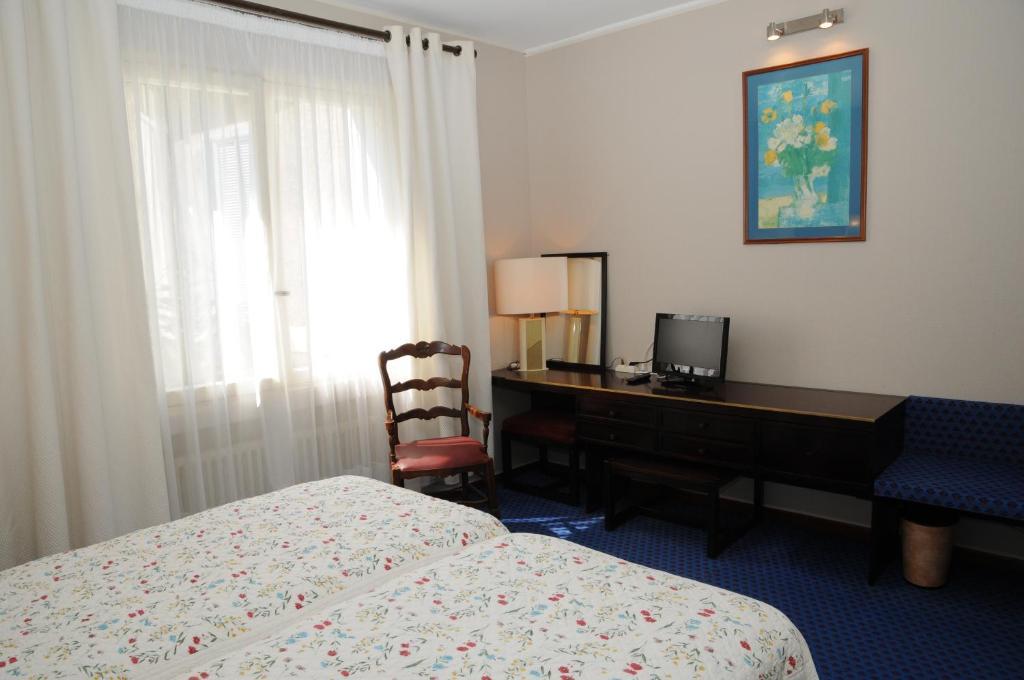 Grand Hotel Du Cours Sisteron Bagian luar foto