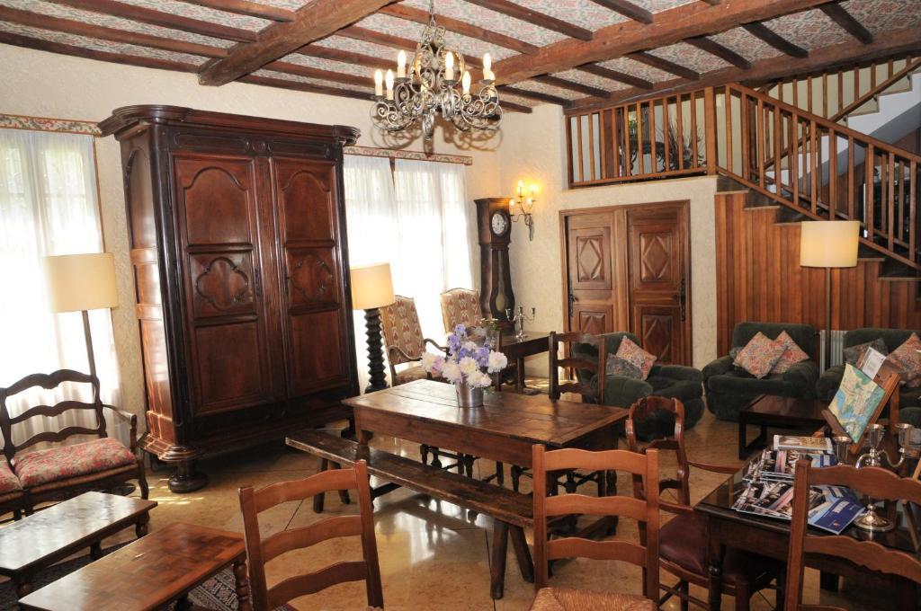 Grand Hotel Du Cours Sisteron Bagian luar foto